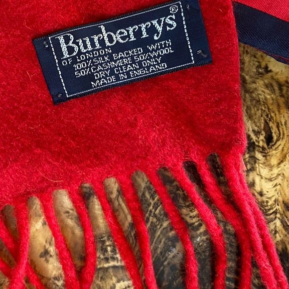Burberry| Silk & Wool scarf| Great Condition. - Picture 6 of 6